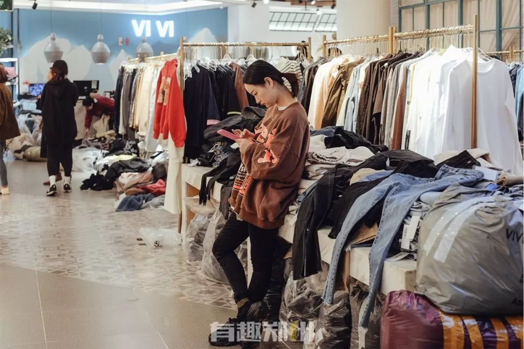 郑州银基商贸城,郑州银基商贸城批发服装生意咋样