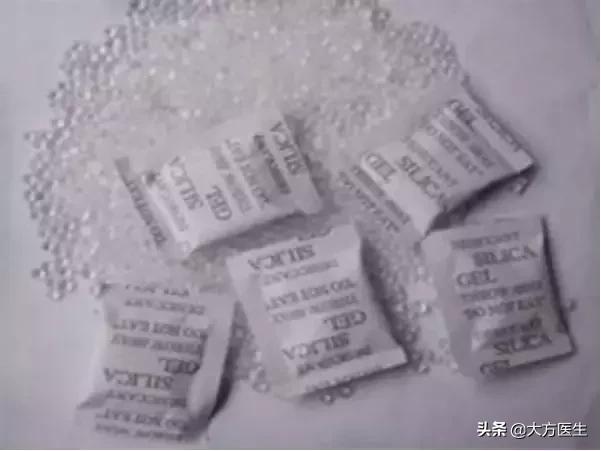 男孩眼球被溶化是怎么回事,8岁小孩眼球融化