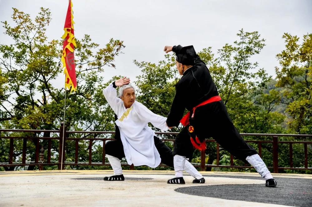 崆峒道家隐踪门养生功法