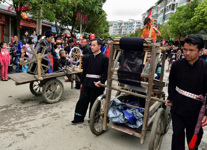 台江苗族姊妹节巡游,台江苗族姊妹节苗族服装