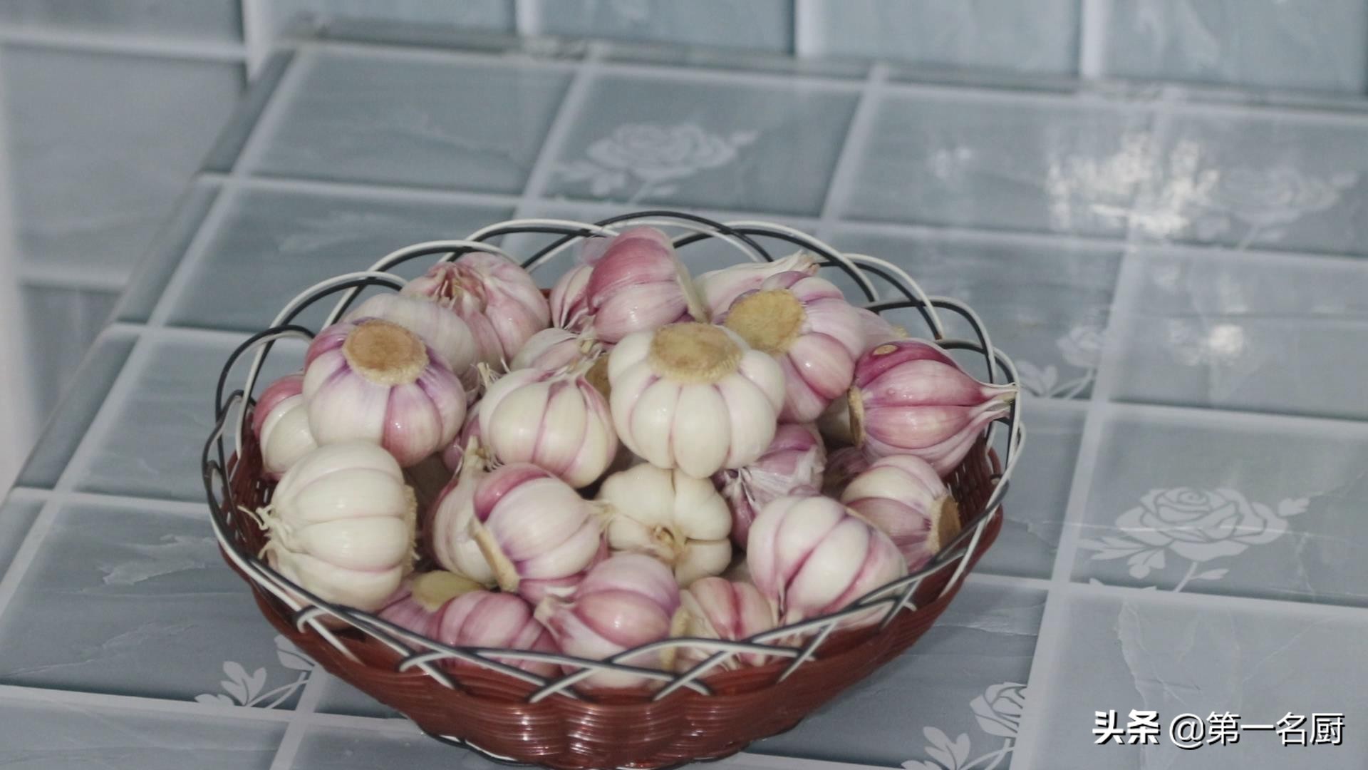 大厨腌制糖蒜视频教程,怎样腌糖蒜最好吃又简单