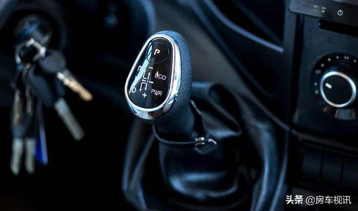 没有额头的皮卡房车,没有额头的背驮房车