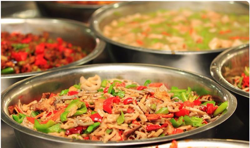 吃在“远航大酒楼”，绵阳学生的最高伙食标准