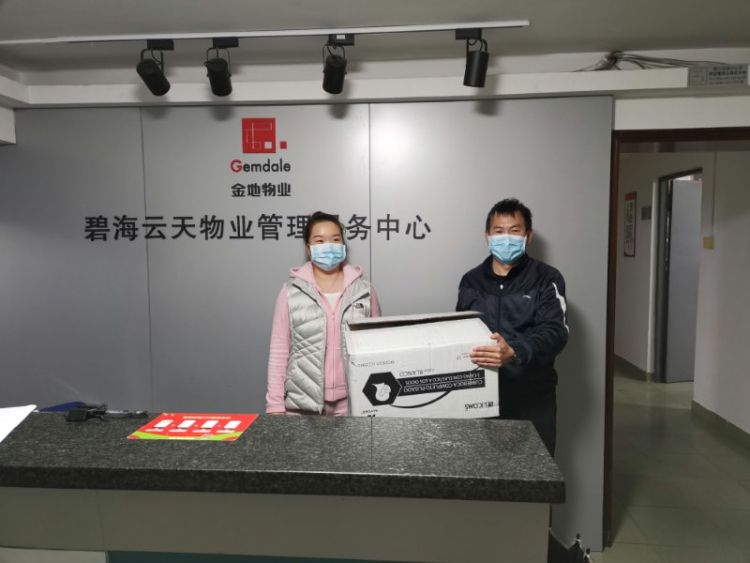 齐心协力抗疫情邻里守望显真情,齐心协力抗疫情志愿服务暖人心