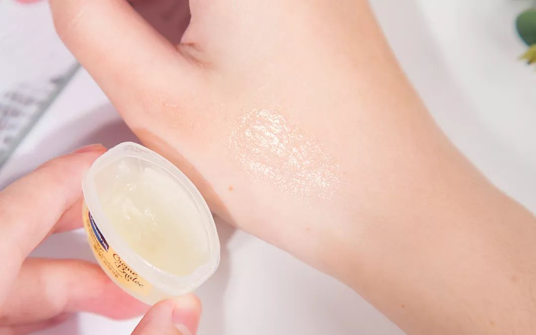 让你的嘴巴滋润一整个冬天,8款好用润唇膏