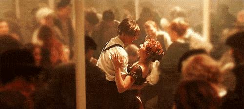 很多女人都不懂，男人这样做就表示不爱你了