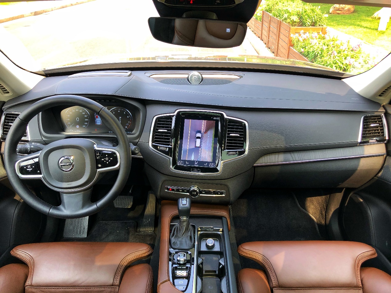 沃尔沃xc90七座高科技安全配置,沃尔沃xc90与s90哪个更安全