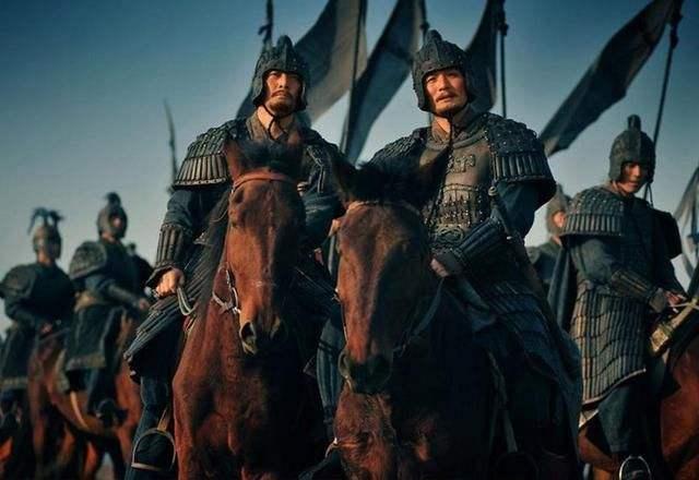 皇甫嵩杀了董卓族人,皇甫嵩为何不攻打董卓