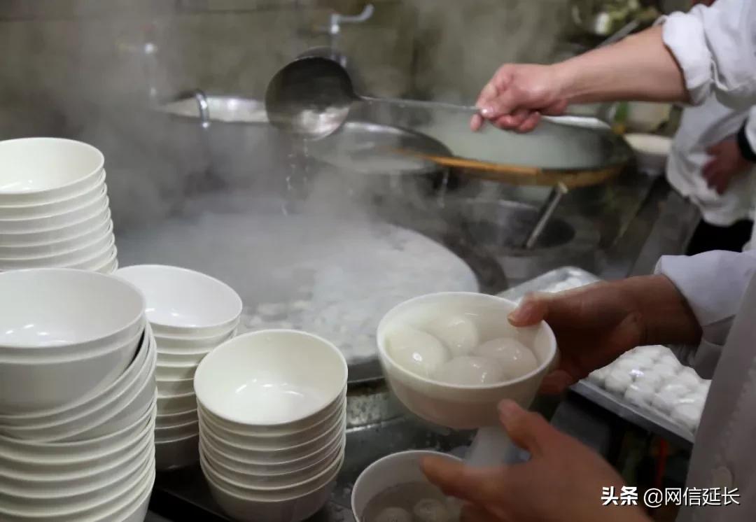 月圆灯明百病清,今夕元宵