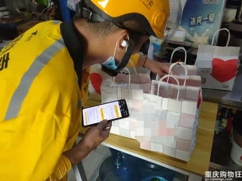 外卖小哥一天跑单13小时真实收入,月入过万外卖小哥工作多少个小时