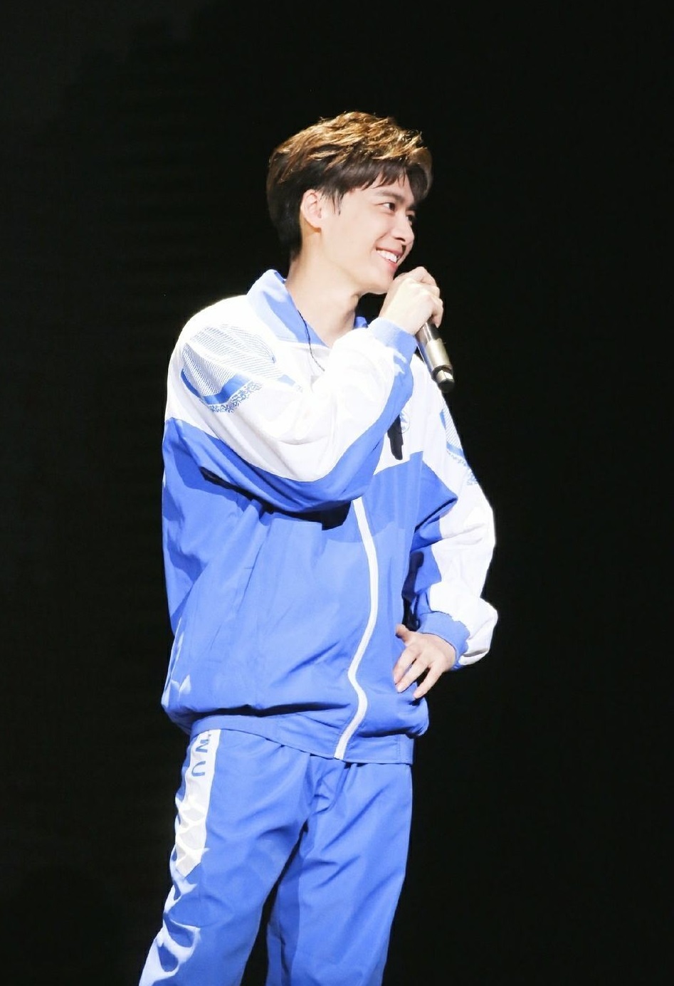 肖战成毅罗云熙龚俊,龚俊和肖战朱一龙罗云熙