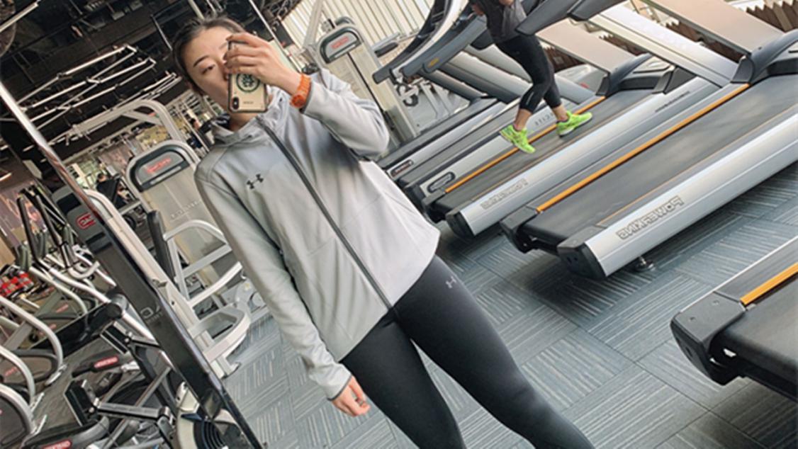 女排姚迪晒紧身衣训练照，身材比例很好，体态略胖别有一番风味