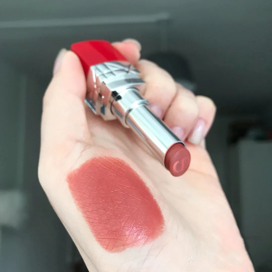 迪奥哪个颜色最火显白,迪奥基础款哪个颜色好看