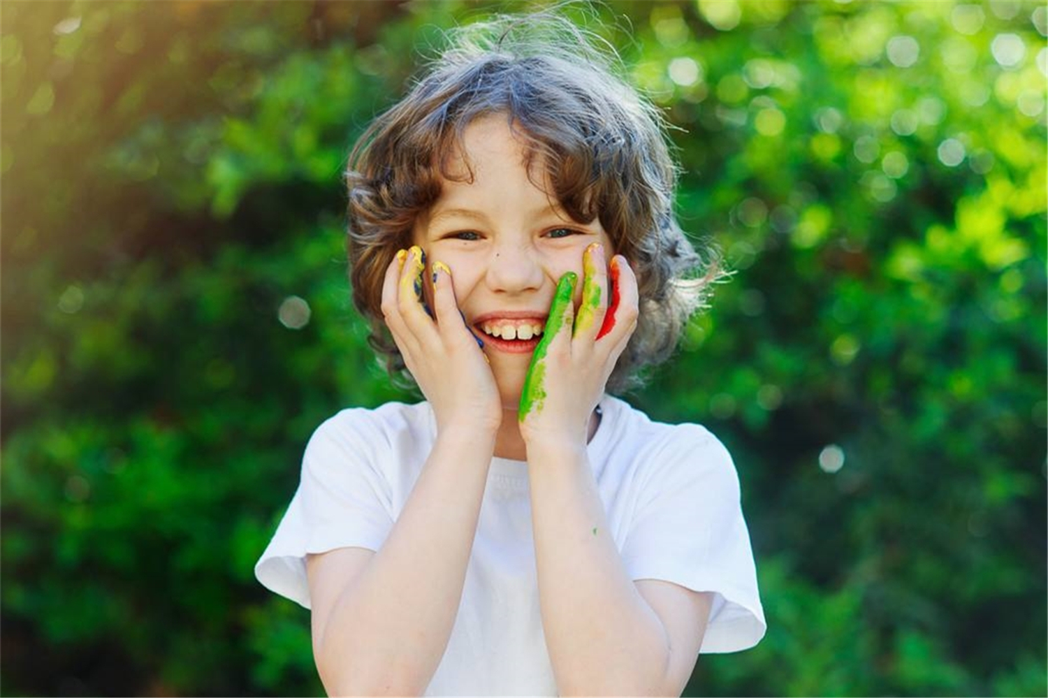 阻止孩子与品德不好的孩子玩,阻止孩子成长的心理