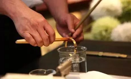 k金首饰戴多久会变色,k金首饰变色了怎么保持