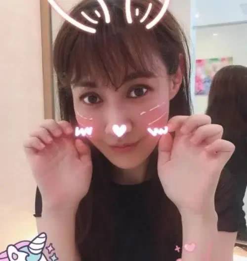 都姓杨，看这谜之相似的脸，她真不是Angelababy姐姐？