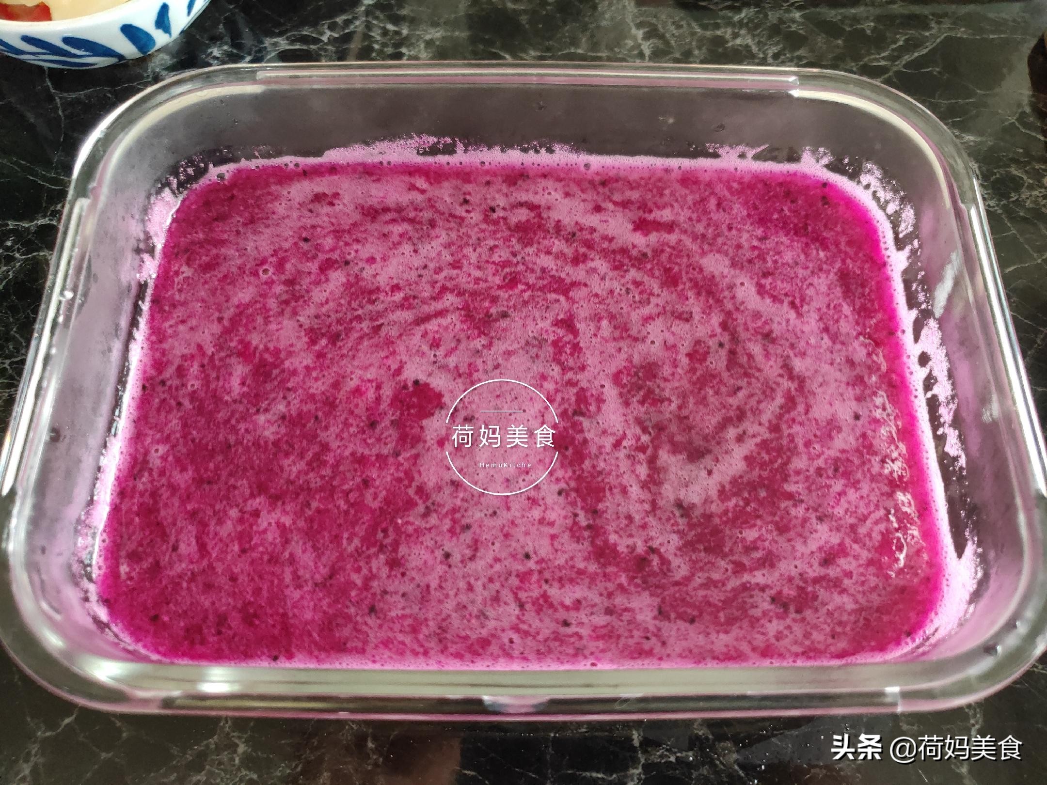 自己学会做的水果冰粉,自制水果冰粉冰冰凉凉颜色超漂亮