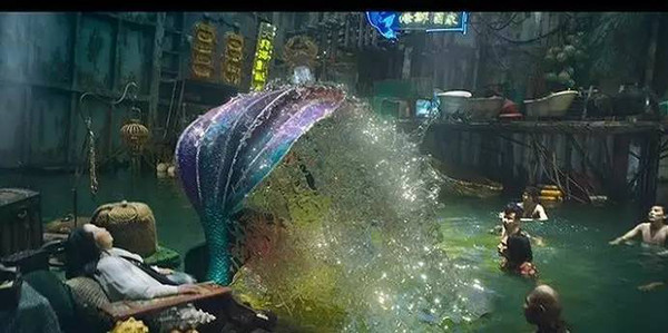 周星驰营造出滑稽荒诞的喜剧效果,周星驰喜剧风格解析