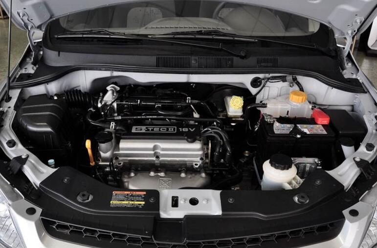 油耗低5-6万,五万能买什么车雪佛兰赛欧