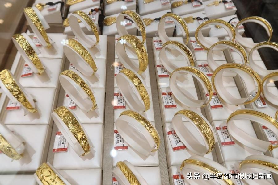 黄金珠宝卖场,黄金珠宝城洪泰商场