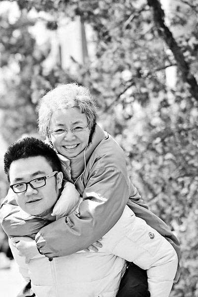 五次恋爱，三段婚姻，从演员到母亲，宋丹丹用微笑面对苦乐人生