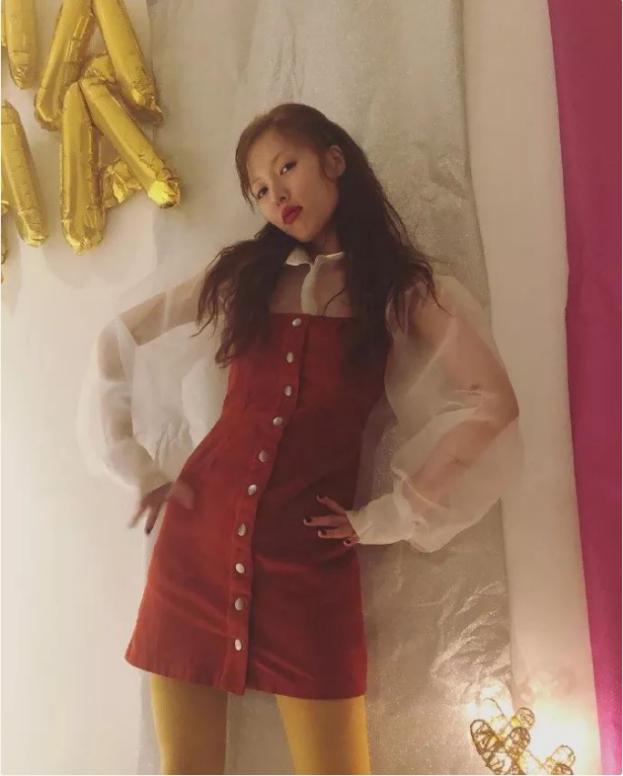 古力娜扎赵丽颖撞衫黄裙子,古力娜扎撞衫裴秀智