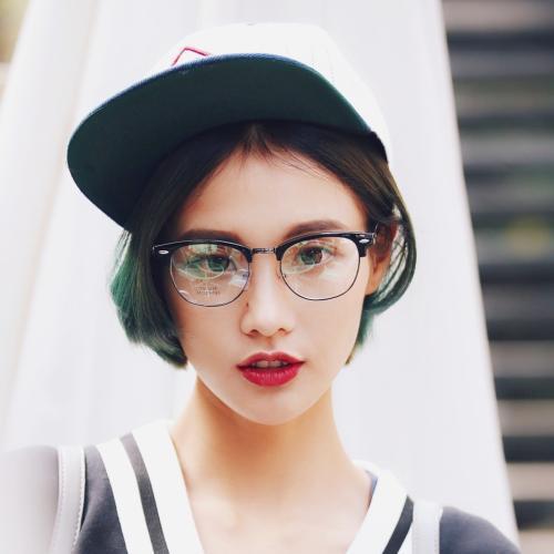 厚镜片适合什么镜框,怎么挑选近视眼镜镜片和镜框