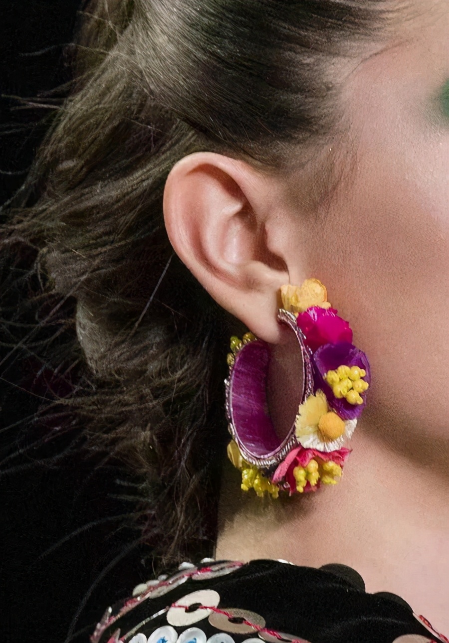 耳环款式图银,优雅耳环必备款式图片大全