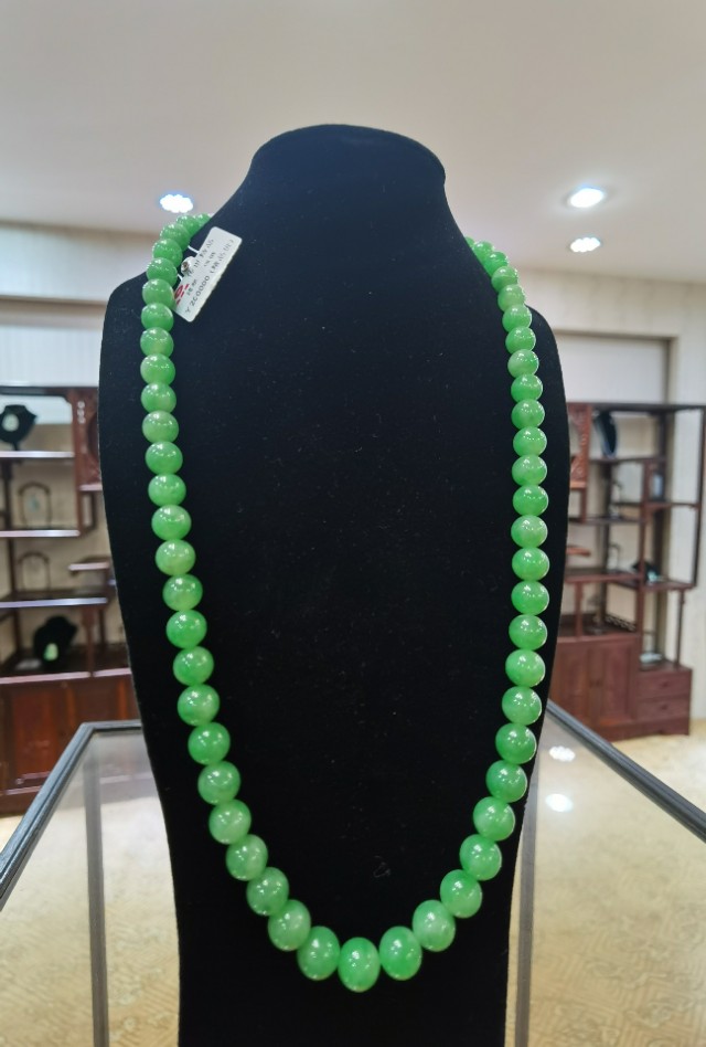 翡翠颜色怎么选,翡翠颜色深浅