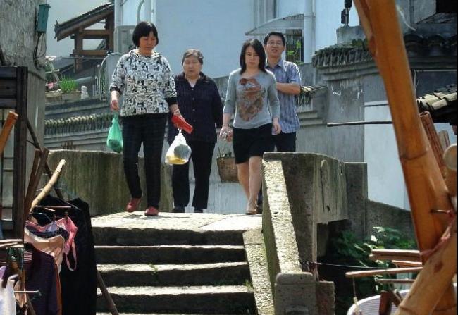 电影活着的悲剧感,表现活着的价值意义题材电影