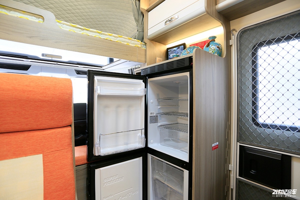 新飞轻卡h300房车价格是多少,新飞轻卡房车h300驾驶感受