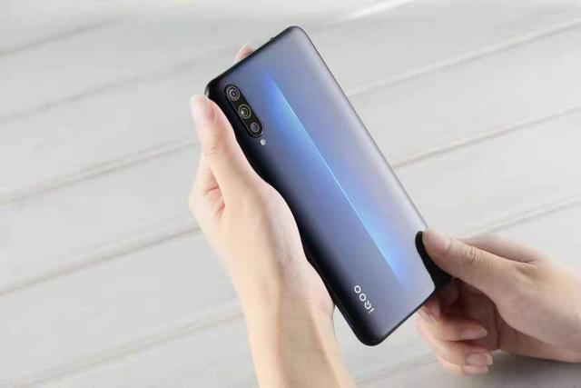 iqoo系列续航能力排序,iqoo不玩游戏不拍照长续航推荐