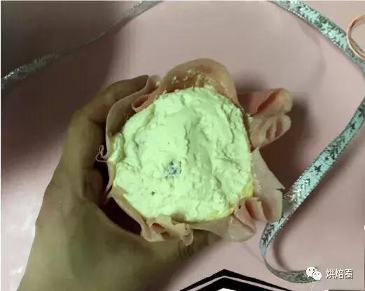 过年做的福袋卷蛋糕被亲戚夸惨了送给正月的寿星寓意好又漂亮~