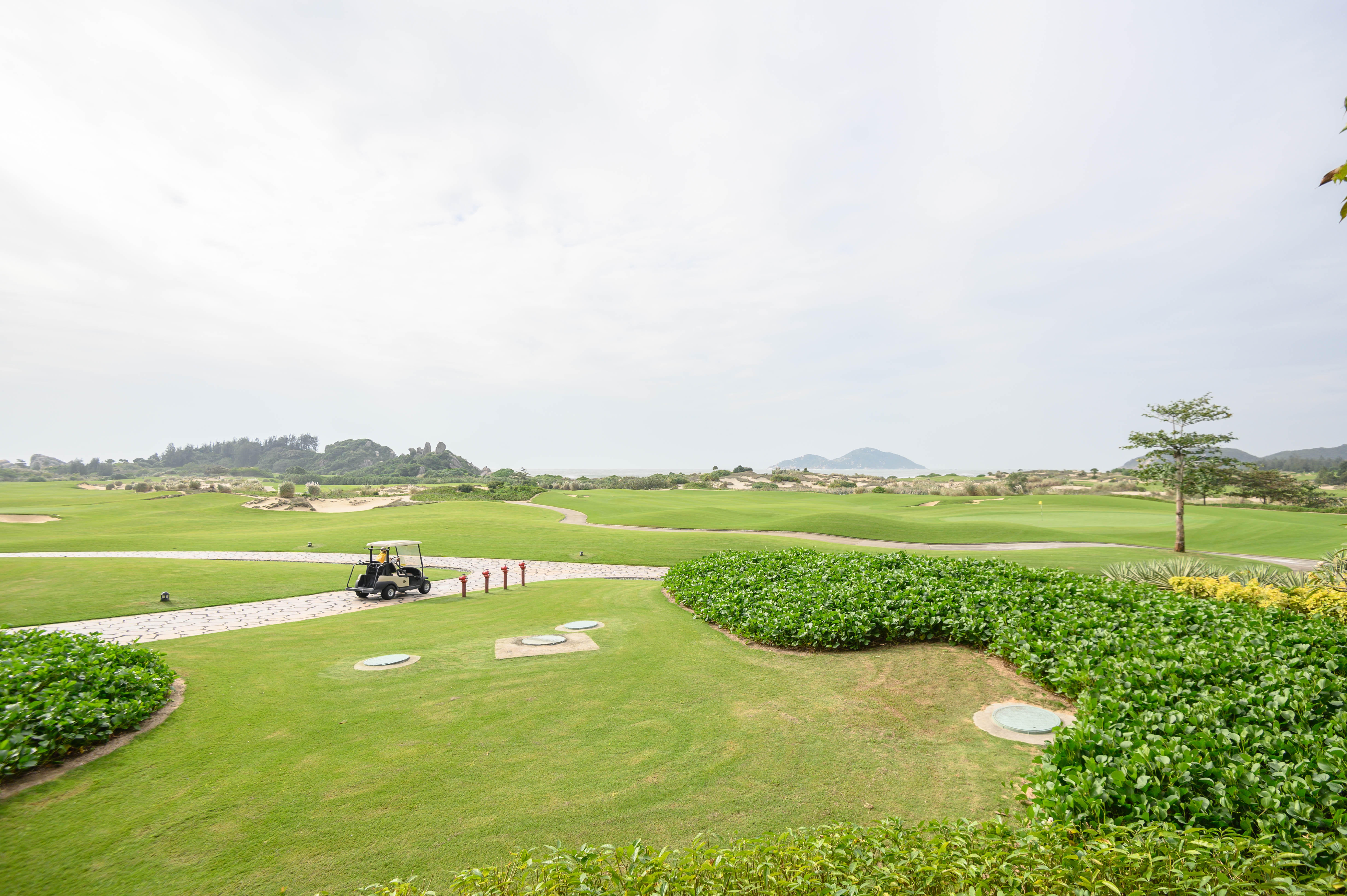 海南不止只有三亚,去万宁玩个冲浪,还有神犬小七拍摄地等着你