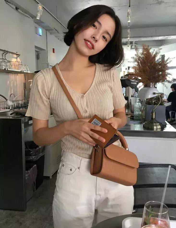 刘雯蕾丝服装,刘雯jennie