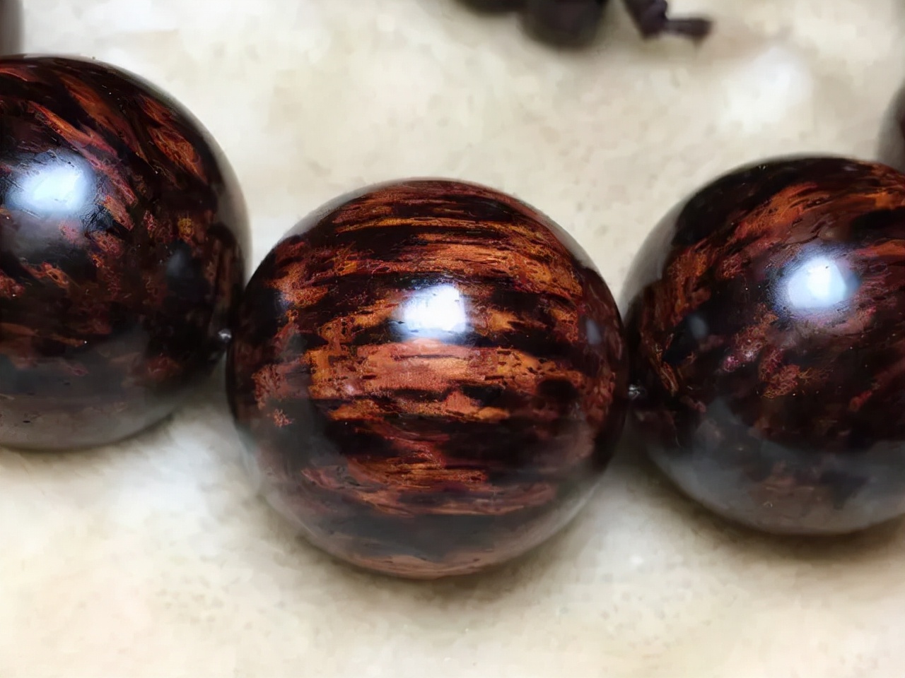 穷戴金，富戴钻，真正有钱玩木串