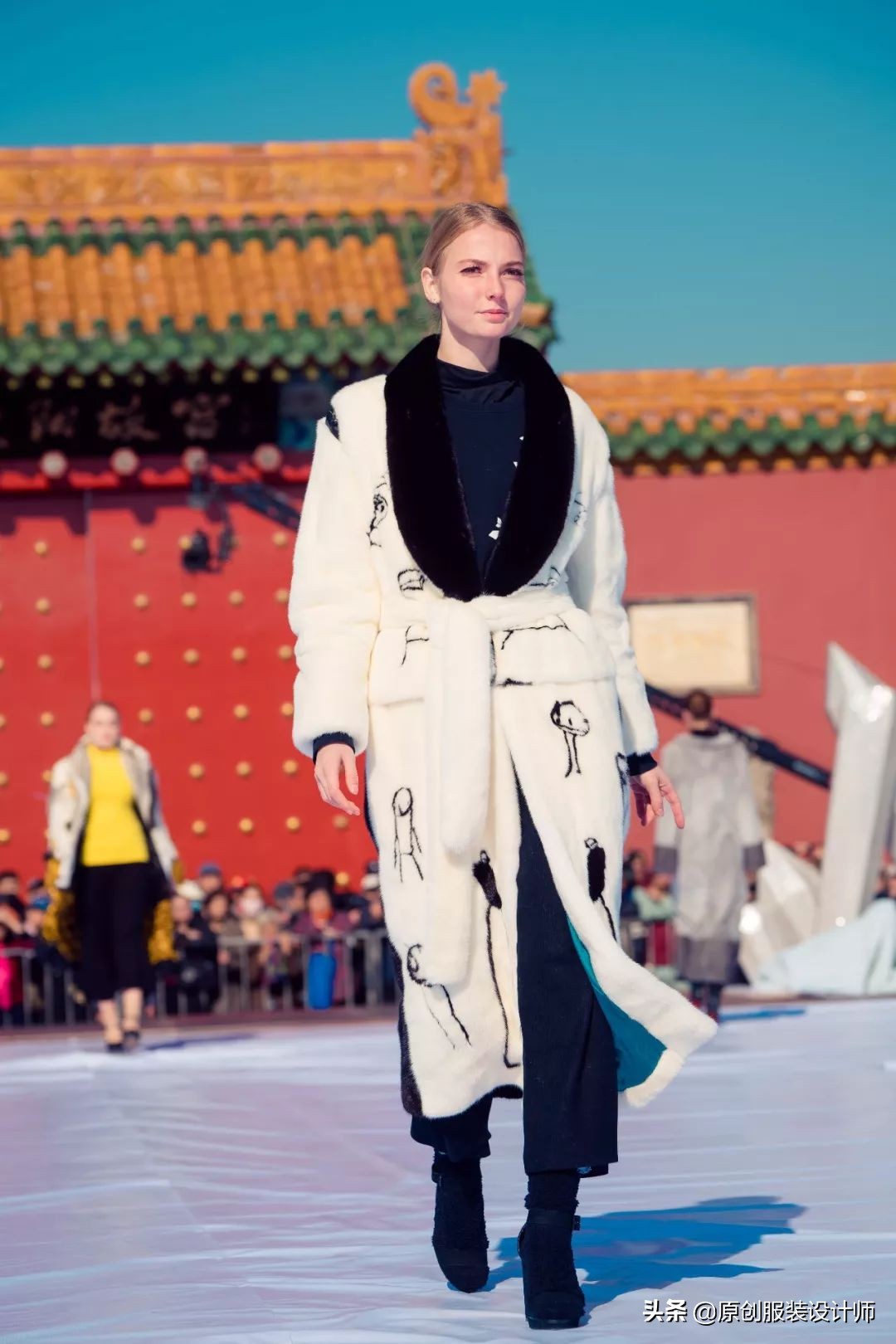 在沈阳故宫开活动,沈阳故宫红墙走秀视频