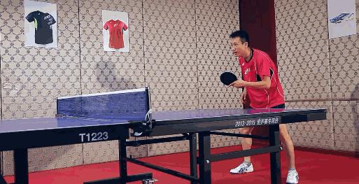 底线急长球发球要诀,正手急长球发球视频