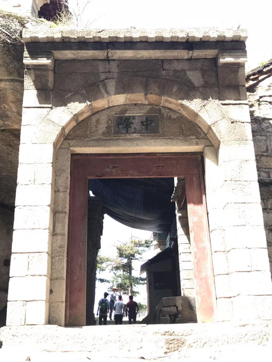 爬华山早上爬晚上能赶上火车吗,华山夜爬还是白天爬好些