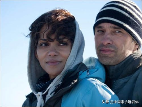 好莱坞哈莉贝瑞,哈莉贝瑞最美黑珍珠