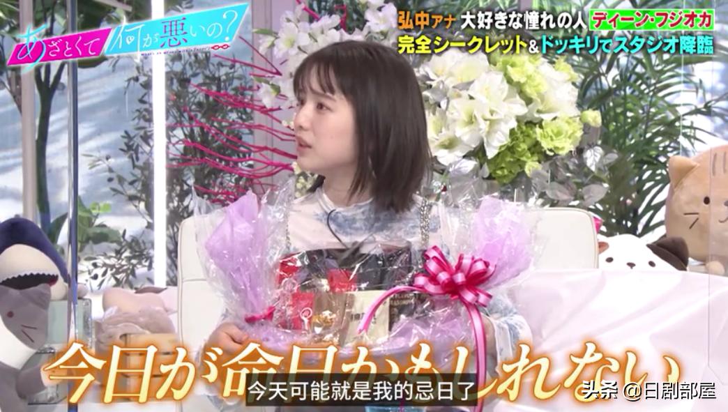 钘ゅ唸闈涜妭鐩鎼,钘ゅ唸闈涚患鑹烘彁鍒扮殑濂崇敓鏄皝