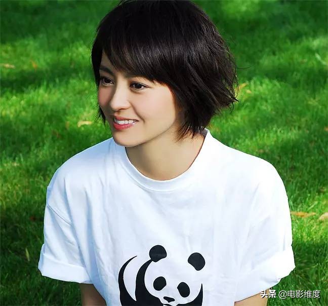 44岁梁咏琪晒和女儿照片 (梁咏琪怎样认识西班牙老公)