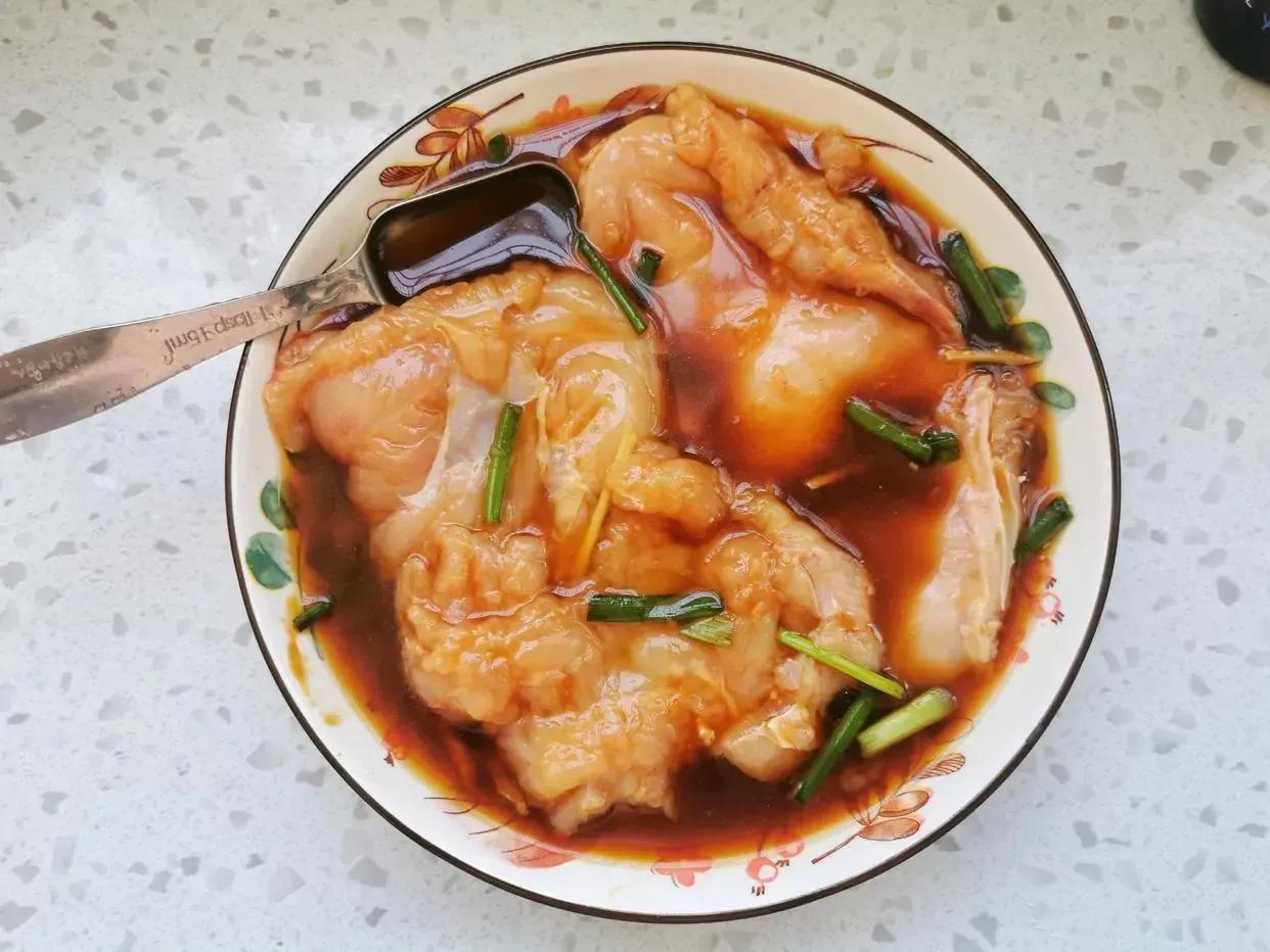 嫩鸡排的腌制做法大全,鲜嫩多汁的煎鸡排腌制方法