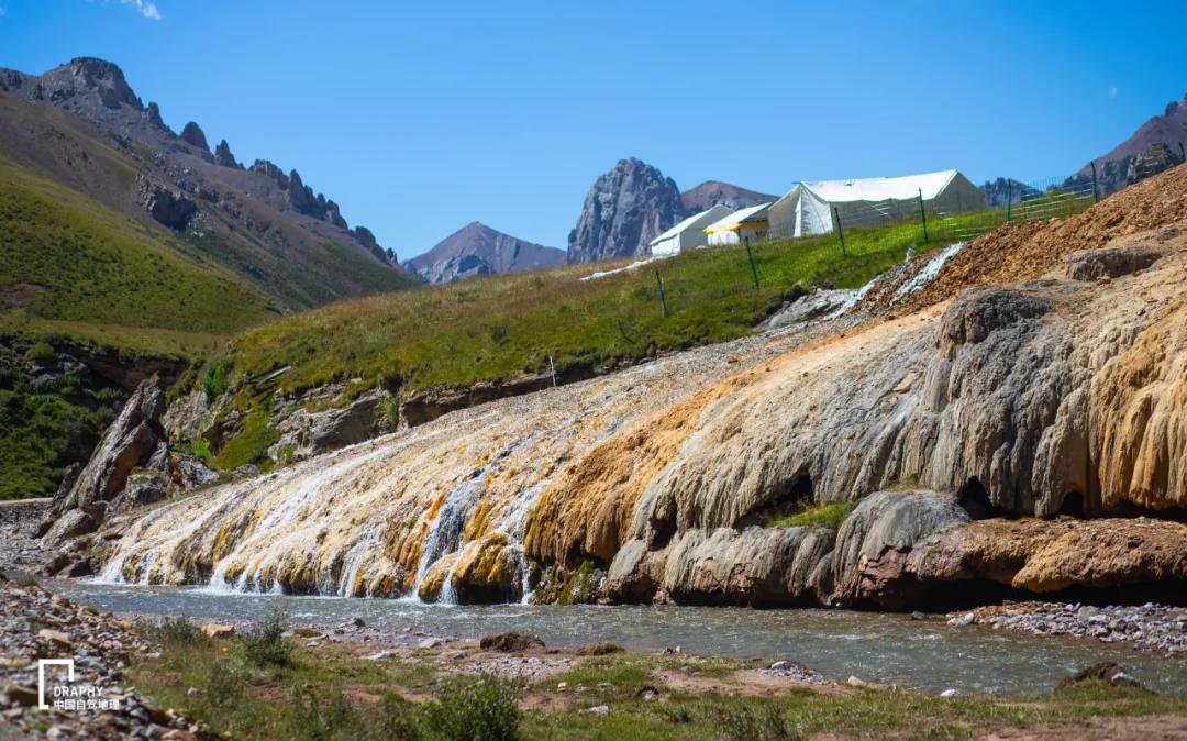青海发现大规模罕见地貌奇观,青海现七彩流沙奇观