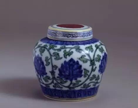 斗彩玲珑,斗彩姹紫特征