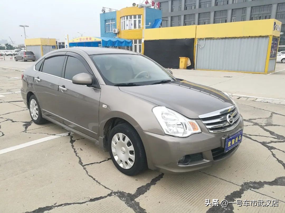 日产轩逸2012款1.6自动xe二手车检测,2012年尼桑轩逸白色1.6自动豪华版