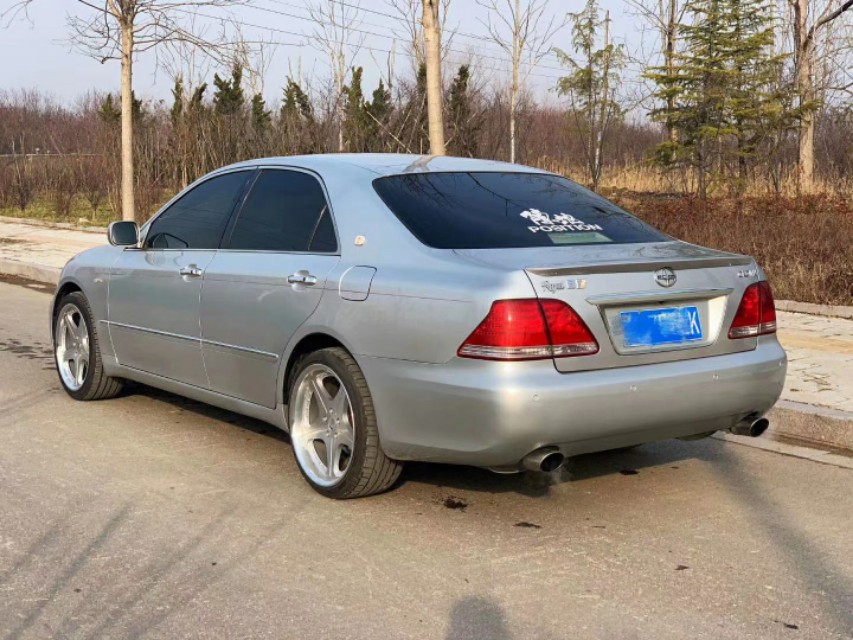 06丰田皇冠3.0,12款丰田老皇冠的经典和情怀