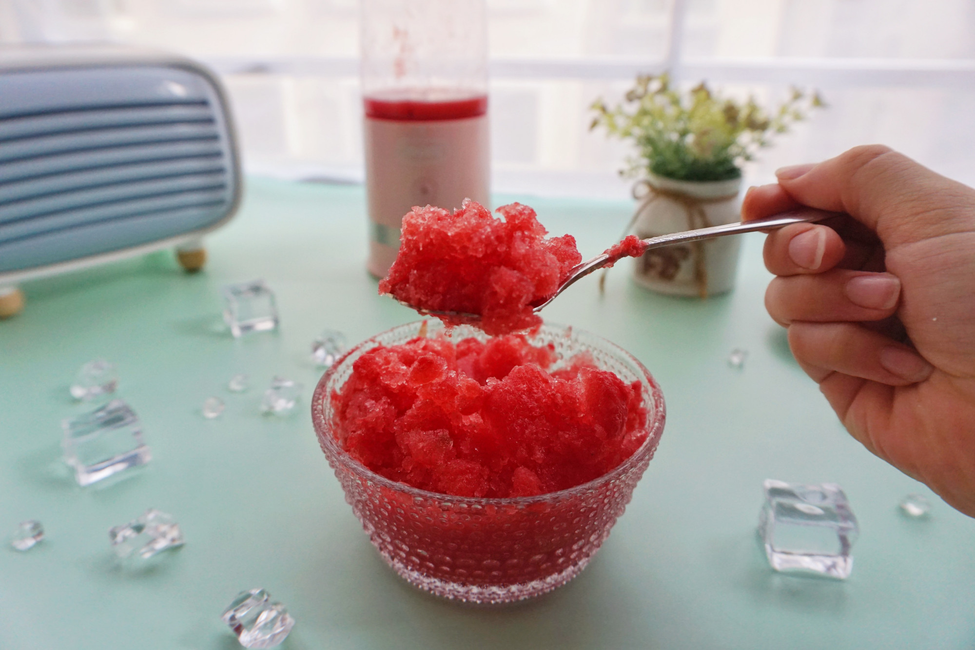 自制夏日饮品西瓜沙冰,做西瓜沙冰的方法