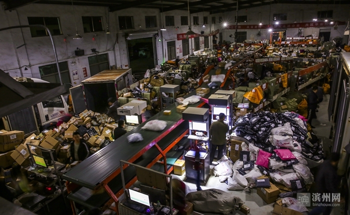 2018时光已走滨州日报90后小美摄影记者定格了您的最美