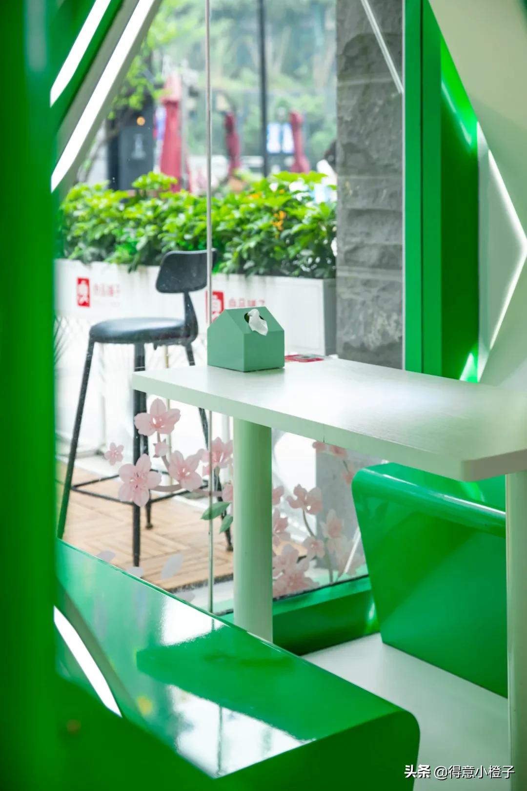 天热了就馋这一口热气腾腾的火锅,天热了就馋这碗冰爽的芋圆水果捞